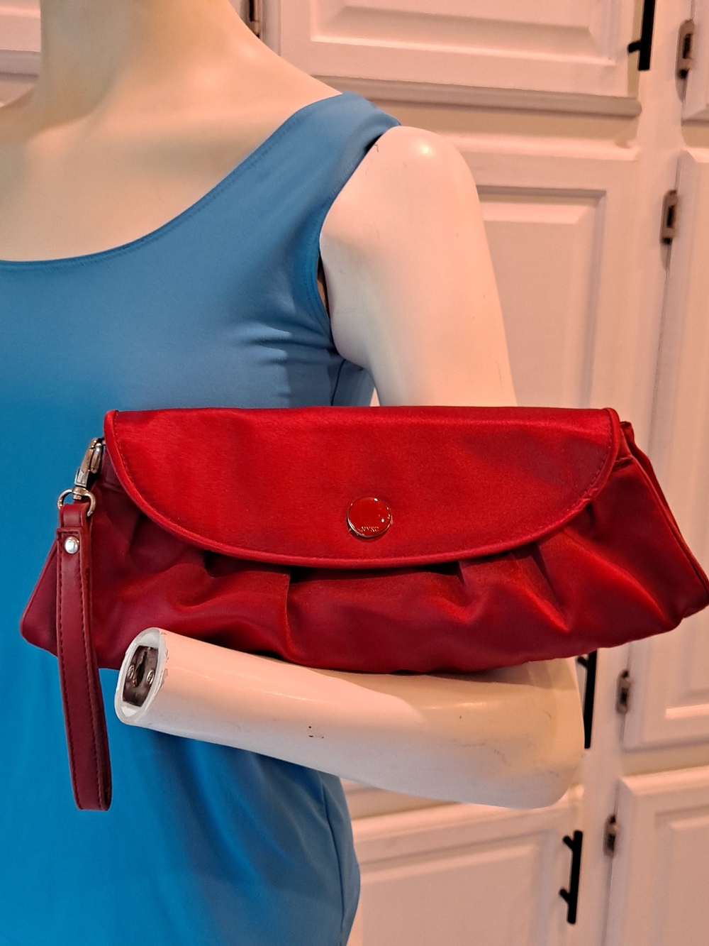 New York & Company Cherry Red Satin Ruched Clutch Wristlet Formal Evening Bag